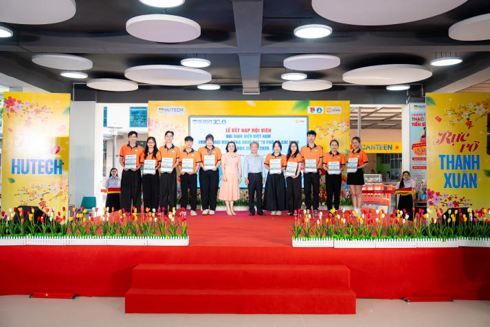 [Video] HUTECH Chào Xuân 2026: “Bật mood” Tết Việt giữa khuôn viên trường 56