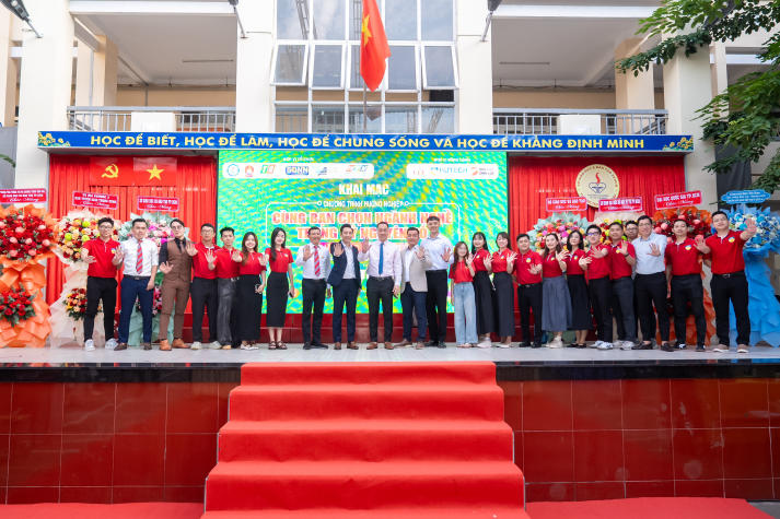 [Video] HUTECH đồng hành khởi động chương trình hướng nghiệp tại 450 trường, cơ sở giáo dục 171