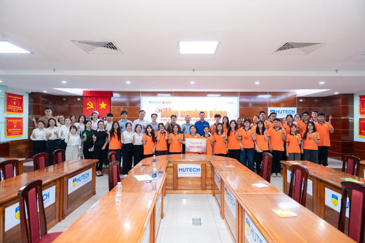 HUTECH-ers so tài kiến thức tại Chung kết “Rung chuông vàng” 8
