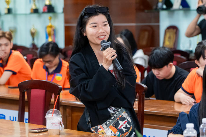 [Video] Khi ống kính biết nói: Sinh viên HUTECH học hỏi “bí kíp” lan tỏa cảm xúc và câu chuyện qua từng khung hình 111