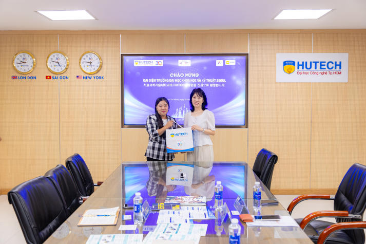 Faculty of Korean Studies holds working session with SeoulTech, strengthening Vietnam Korea educational cooperation 20