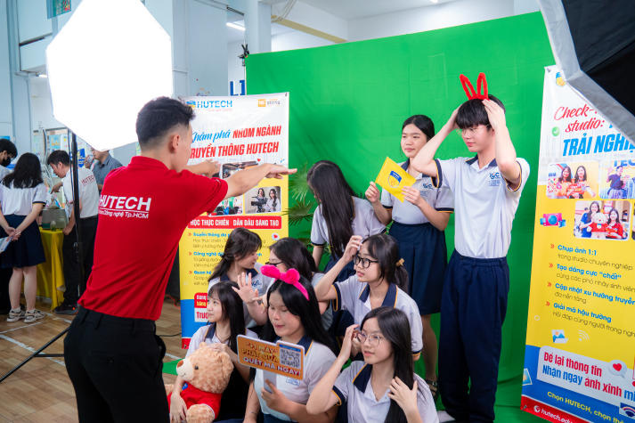 Ngày hội “STEAM your life, Bright your future!”: “Teen” THPT Lê Quý Đôn khai phá tư duy khoa học - công nghệ 128