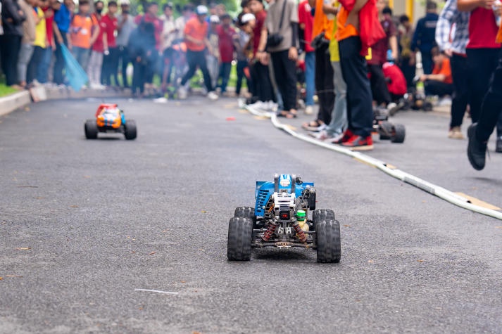 [Video] Hơn 100 đội thi tranh tài tại "đường đua tốc độ" Racing HUTECH lần VII 111