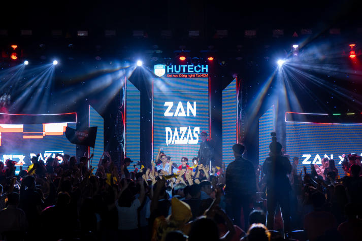 [Video] Đêm Gala Chào đón tân sinh viên HUTECH: Khi ngọn lửa đam mê được truyền từ những người dám ước mơ 113