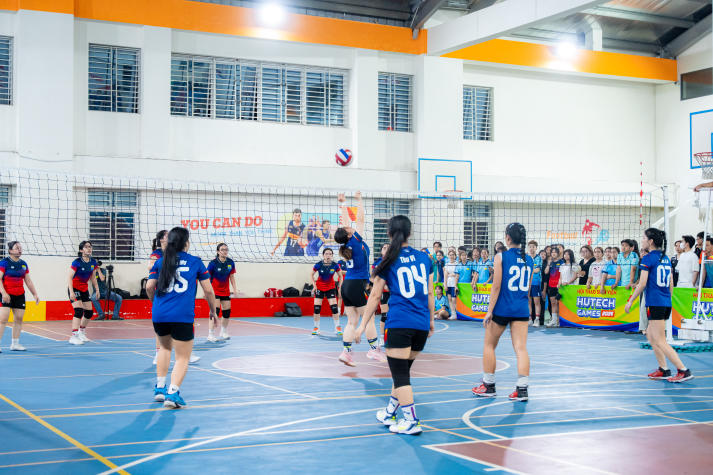 Chung kết Bóng chuyền nữ HUTECH GAMES 2026: Ngôi vương gọi tên Khoa Marketing - Kinh doanh quốc tế 63