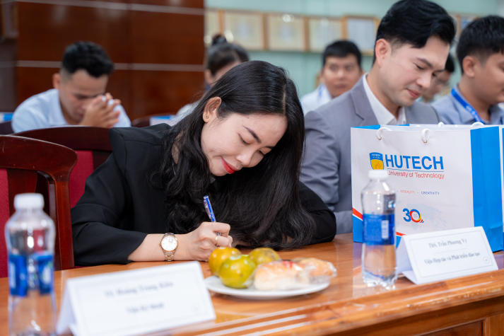 [Video] “Gắn kết để lan tỏa tri thức”: HUTECH chào đón những người đồng hành mới 119