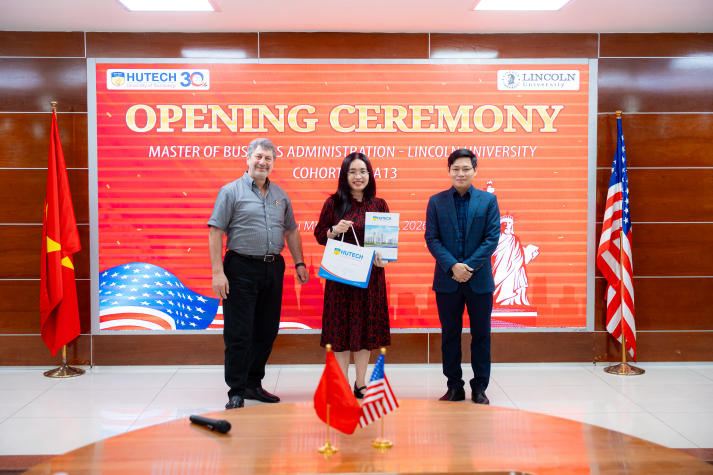 Viện Đào tạo Quốc tế tổ chức Lễ Khai giảng Chương trình Thạc sĩ Quản trị kinh doanh liên kết với ĐH Lincoln 58