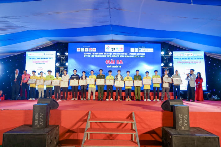Sinh viên Công nghệ thông tin HUTECH “bội thu” giải thưởng tại đấu trường Olympic Tin học Sinh viên Việt Nam 32