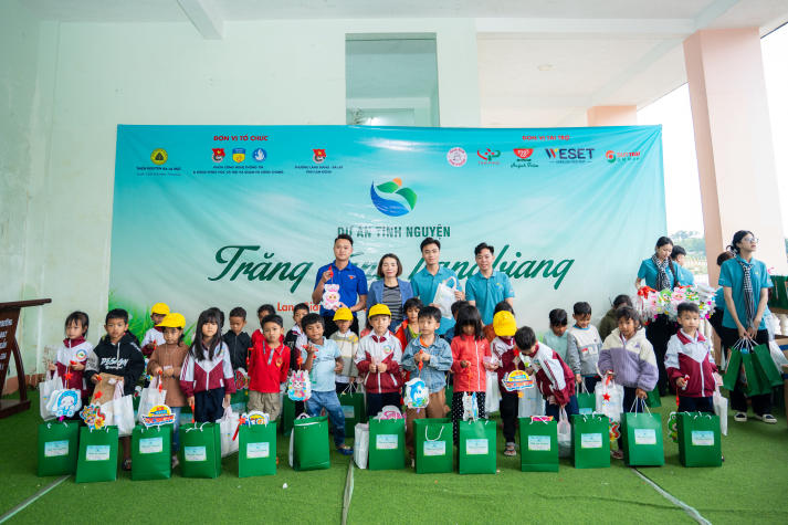 Chương trình thiện nguyện "Trăng sáng LangBiang" mang Trung thu ấm áp đến trẻ em vùng cao 110