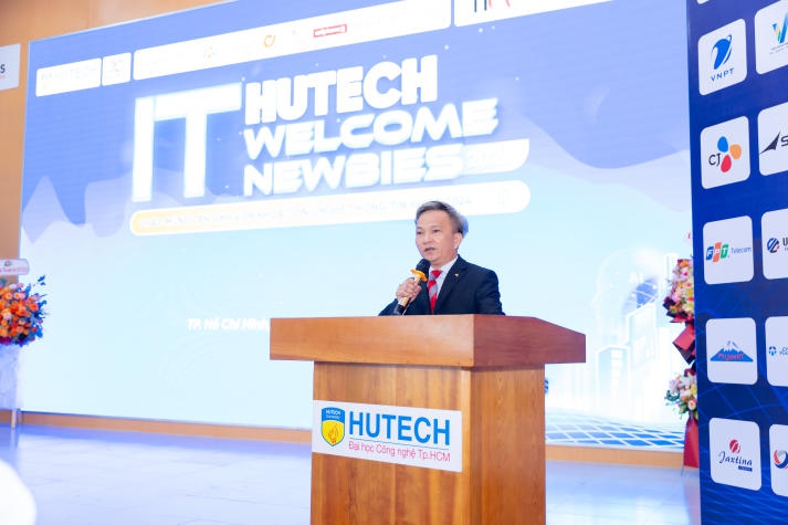 Tân sinh viên Khoa Công nghệ thông tin nắm bắt chiến lược học tập hiệu quả từ chuyên gia 106