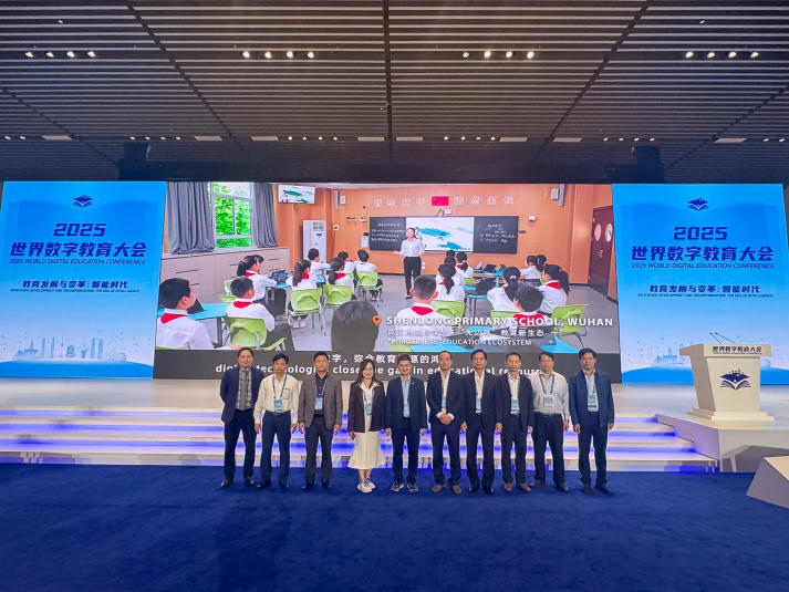 HUTECH cùng lãnh đạo giáo dục toàn cầu bàn về chuyển đổi số tại WDEC 2025 71