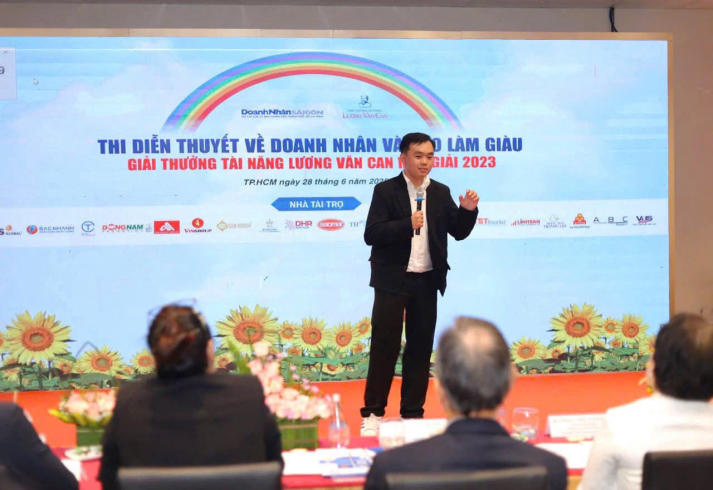 Dung dịch bảo quản nông sản từ vỏ thanh long đưa sinh viên HUTECH giành Giải thưởng Tài năng Lương Văn Can 4