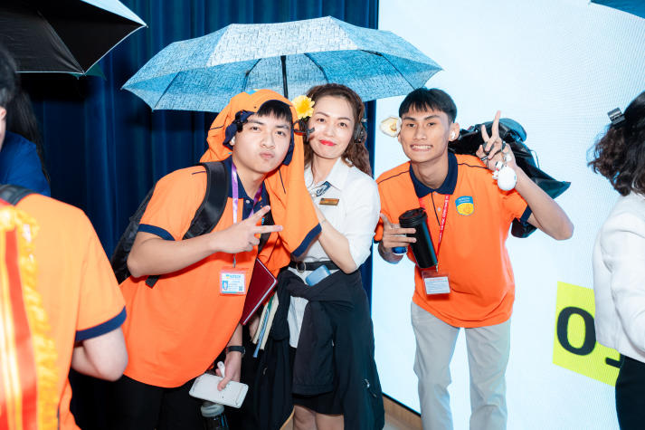 Khoa Quản trị kinh doanh chào đón tân sinh viên khoá 2025: Sẵn sàng hội nhập, vững bước tương lai 158