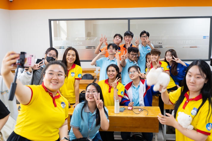 Sinh viên HUTECH giao lưu, tham gia hoạt động tình nguyện thú vị cùng sinh viên Hàn Quốc 138