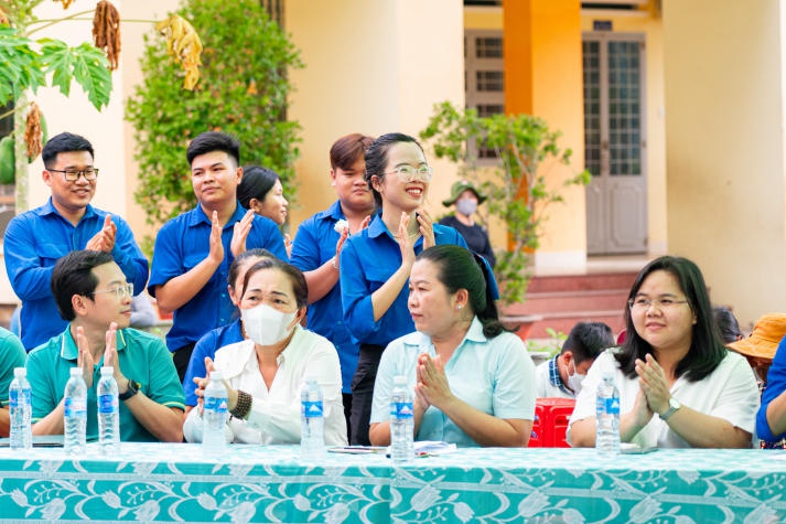 Viện Công nghệ Việt - Nhật HUTECH lan tỏa yêu thương tại tỉnh Long An 60