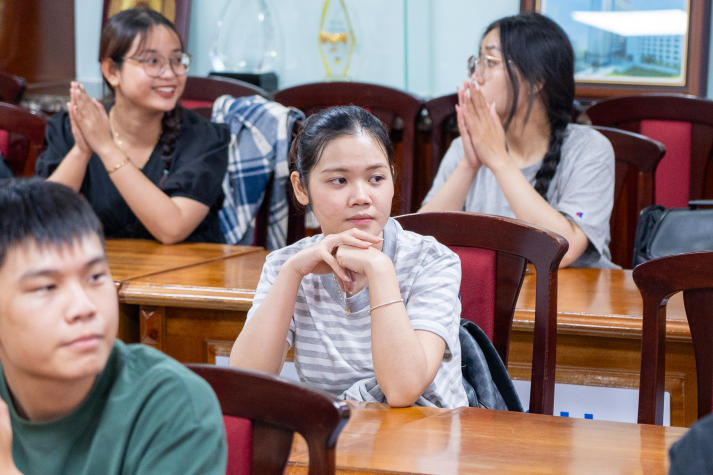 Sinh viên Khoa Marketing - Kinh doanh quốc tế khám phá NFT trong hành trình phát triển thương hiệu cá nhân 64