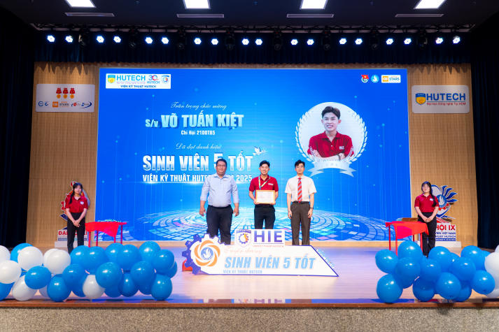 Sinh viên Viện Kỹ thuật bứt phá thành tích, sẵn sàng chinh phục năm học mới 27