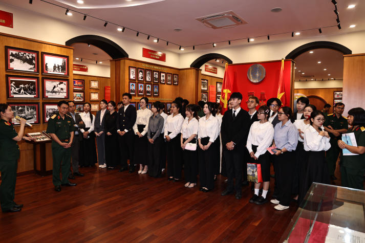 Trải nghiệm thực tế tại Hà Nội, sinh viên ngành Quan hệ quốc tế nuôi dưỡng bản lĩnh và tầm nhìn toàn cầu 67