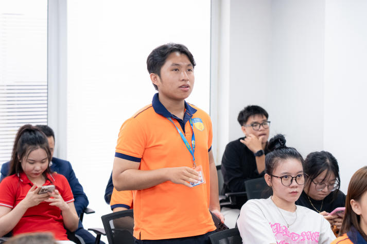 Sinh viên Khoa Luật “giải mã” môi trường nghề nghiệp tại Dai-ichi Life Việt Nam 81