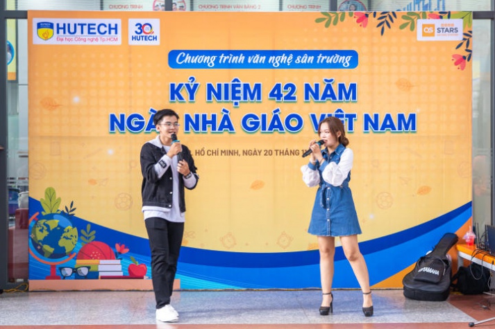 [Ảnh] HUTECH rộn ràng với loạt tiết mục văn nghệ đặc sắc chào mừng ngày Nhà giáo Việt Nam 20/11 46