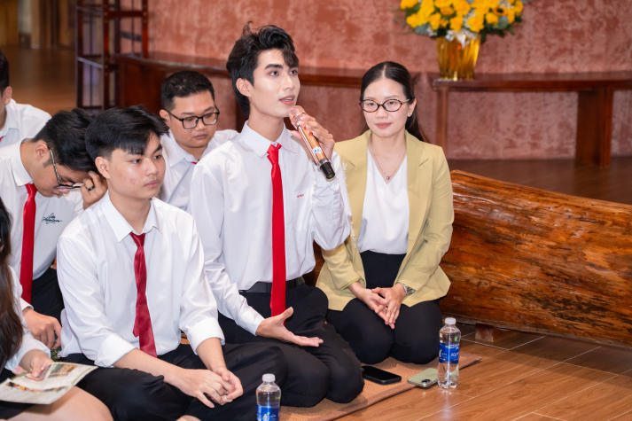 Sinh viên Quản trị khách sạn trải nghiệm mô hình chăm sóc sức khỏe tại Carezone 84