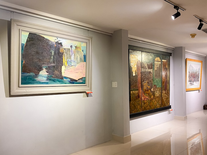 Giảng viên ngành Nghệ thuật số giới thiệu tác phẩm tại Triển lãm Mỹ thuật chào mừng 80 năm Ngày Quốc khánh 12