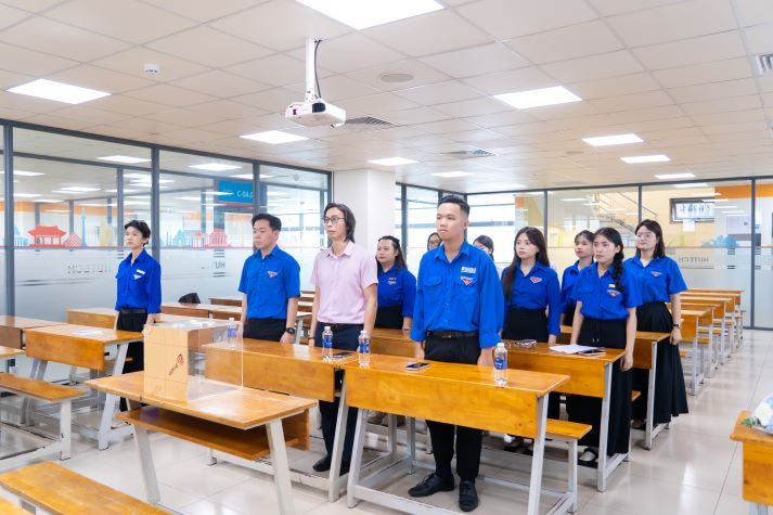 Đoàn Khoa Khoa học Xã hội và Quan hệ Công chúng kiện toàn nhân sự cho năm học mới 8