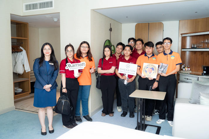 [Ảnh] Chạm tiêu chuẩn 5 sao tại Sheraton Hotel cùng sinh viên I-HUTECH 62