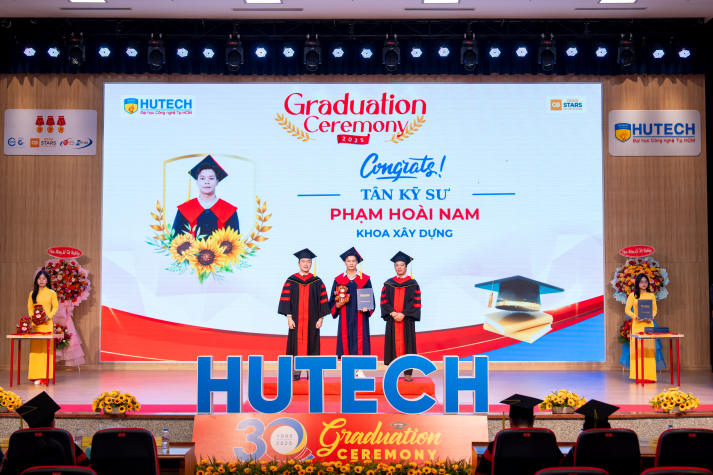 Tự hào khoác áo cử nhân, sinh viên HUTECH viết tiếp hành trình tương lai 105