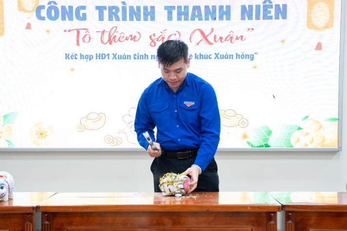 Nuôi mầm sẻ chia: Khoa Công nghệ thông tin nghiệm thu công trình thanh niên "Tô thêm sắc Xuân" 32