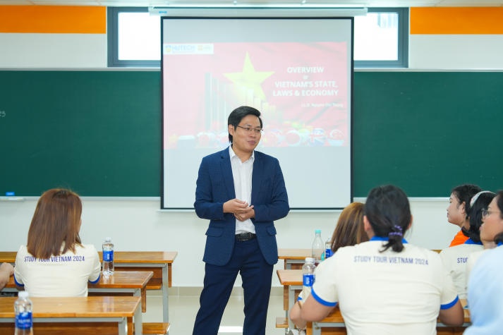 Sinh viên HUTECH và UNIMAS tìm hiểu kỹ năng thiết kế dự án và pháp luật, kinh tế Việt Nam qua chuyên đề 30