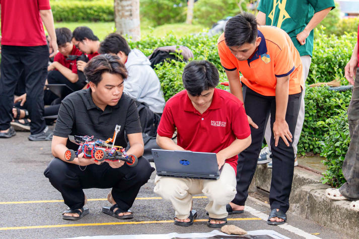 [Video] Hơn 130 đội thi “đốt nóng” đường đua RACING HUTECH 2026 lần thứ 9 40