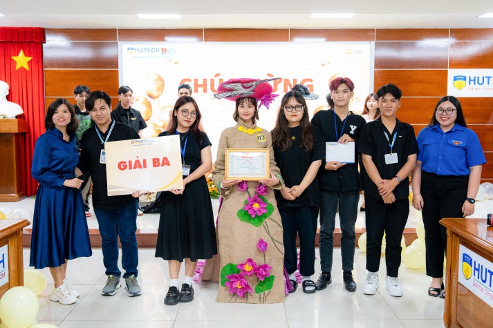 Mãn nhãn với loạt thiết kế độc đáo tại vòng Chung kết cuộc thi thời trang tái chế của Khoa Quản trị kinh doanh HUTECH 141