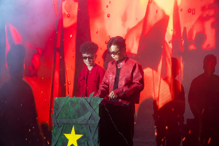 [Video] Âm vang Quốc kỳ: Sinh viên năm 2 Quản trị sự kiện tổ chức concert quy mô, chạm đến trái tim khán giả 58