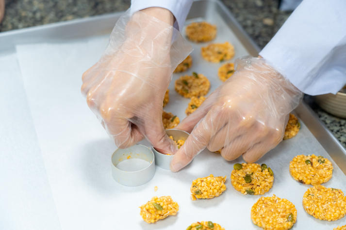 Công nghệ, dinh dưỡng và trải nghiệm: Sinh viên Viện Khoa học Ứng dụng “bóc tách” bí mật bơ sữa Hoa Kỳ 105