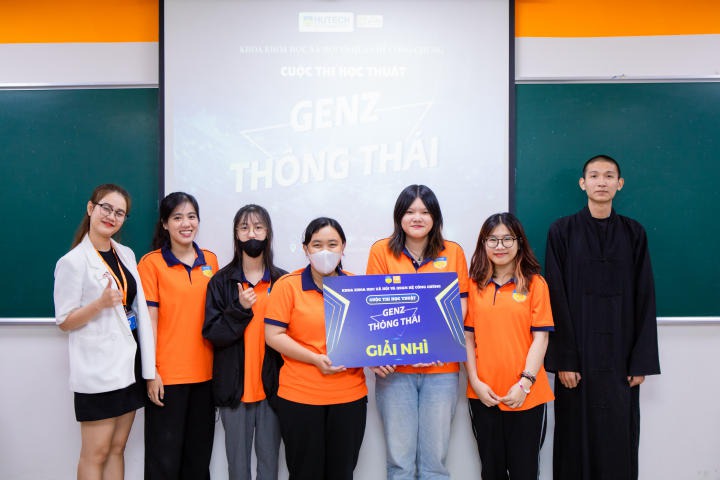 Sinh viên Khoa Khoa học Xã hội và Quan hệ Công chúng thể hiện tài năng qua cuộc thi học thuật “GenZ thông thái” 77