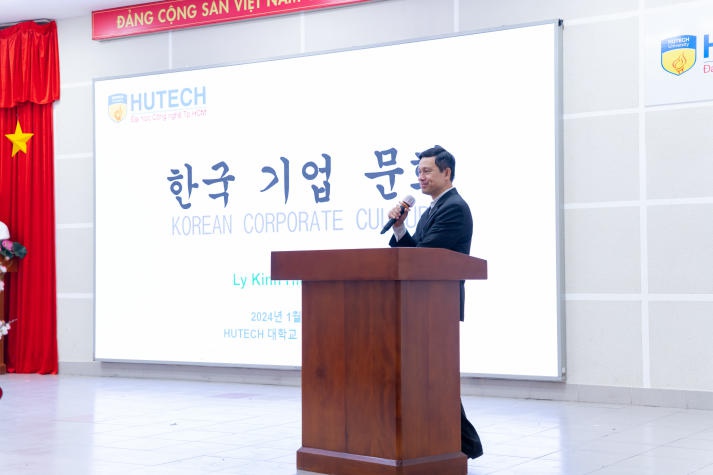 Sinh viên Khoa Hàn Quốc học HUTECH tích lũy kiến thức về văn hóa doanh nghiệp Hàn Quốc và kỹ năng viết CV bằng tiếng Hàn 65