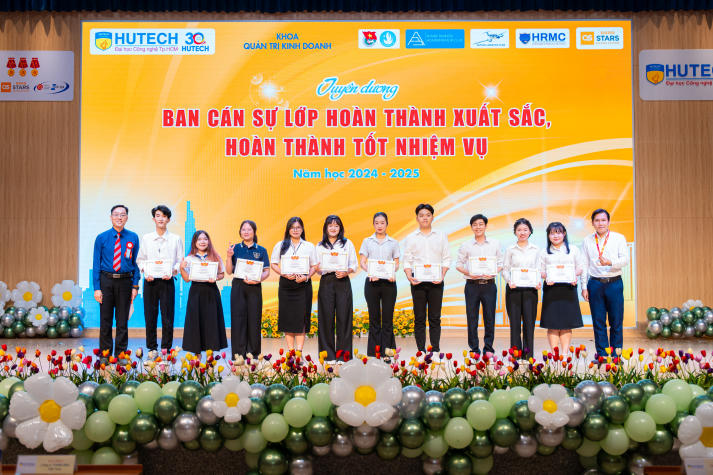 Khoa Quản trị kinh doanh HUTECH: Bứt phá đào tạo và phong trào sinh viên năm học mới 60