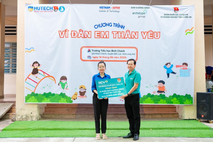 Viện Công nghệ Việt - Nhật HUTECH lan tỏa yêu thương tại tỉnh Long An 79