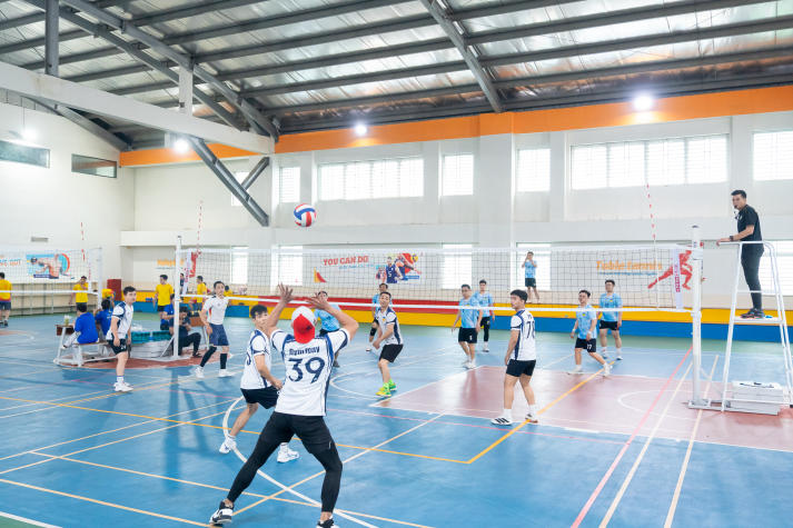 [Hội thao CB-GV-NV 2026] Tuyển sinh - Truyền thông - Marketing bảo vệ ngôi vương Bóng chuyền nam 80
