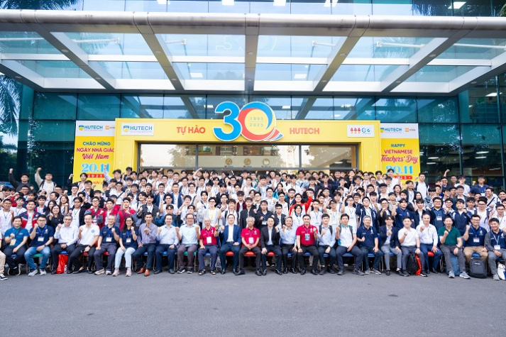 Khai mạc Chung kết OlpAI'25, các thí sinh bước vào đường đua 6 tiếng “cân não” 9