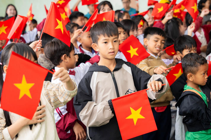 Chương trình thiện nguyện "Trăng sáng LangBiang" mang Trung thu ấm áp đến trẻ em vùng cao 61