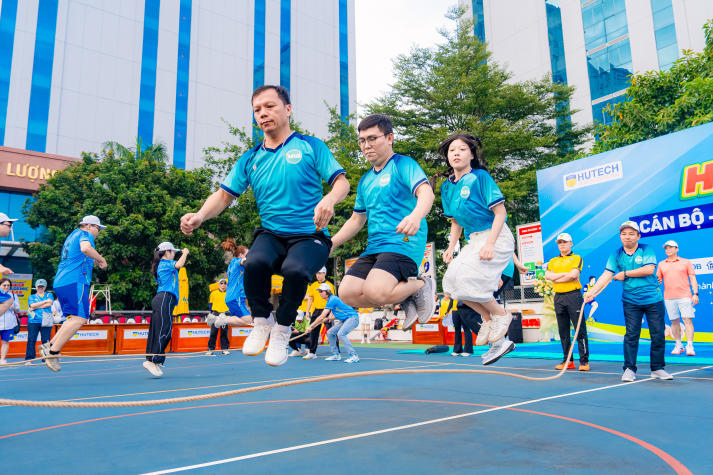 [Video] Bùng nổ tinh thần thể thao, Hội thao CB-GV-NV HUTECH 2026 khởi động mùa tranh tài rực lửa 153