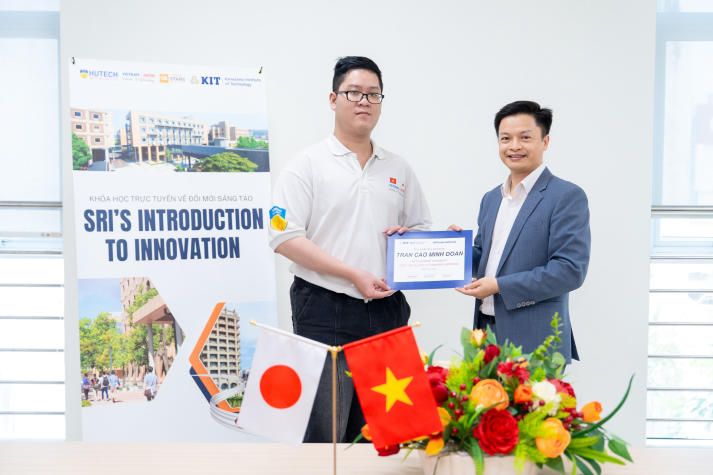 Sinh viên VJIT “chốt ý tưởng” tại lễ bế giảng khóa học đổi mới sáng tạo I2I Workshop 66