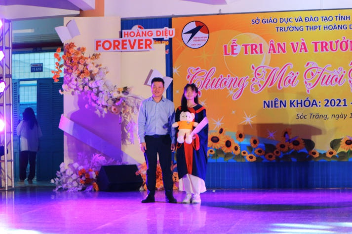 HUTECH đồng hành cùng Lễ Tri ân và Trưởng thành của “teen” Trường THPT Hoàng Diệu (Sóc Trăng) 54