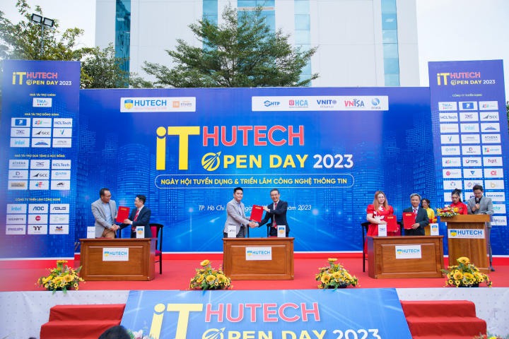 Gần 50 doanh nghiệp mang đến 3000 vị trí tuyển dụng hấp dẫn cho sinh viên tại HUTECH IT OPEN DAY 2023 172