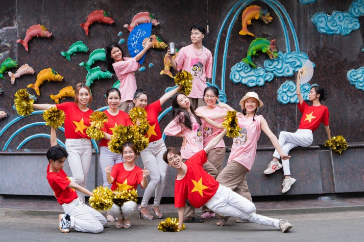 CLB Văn hoá - Văn nghệ, CLB Thể dục - Thể thao tham gia Hội trại Tập huấn Câu lạc bộ HUTECH lần 3 từ 08 - 09/6 tới 36