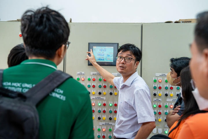 Sinh viên ngành Kỹ thuật môi trường HUTECH tham quan thực tế tại Nhà máy xử lý nước thải KCN Tân Bình 28