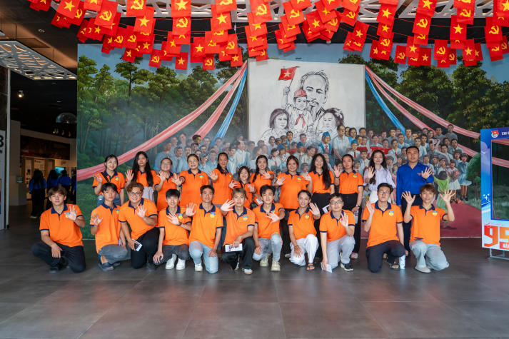 Sinh viên Viện Khoa học Ứng dụng chạm lịch sử, bồi đắp lý tưởng sống 104