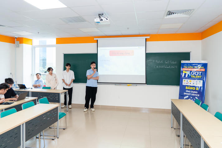 Sinh viên HUTECH ghi dấu ấn với loạt sản phẩm từ các sân chơi kỹ thuật - công nghệ 141